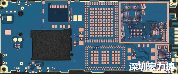 手機可用的PCB空間相當小，而1片式的設計是節(jié)省成本的作法，如何做到區(qū)隔不同子系統(tǒng)、降低雜訊干擾，是設計關鍵。